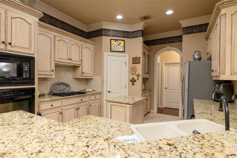 2011 Channing Park Drive, Arlington TX 76013 - Photo 11