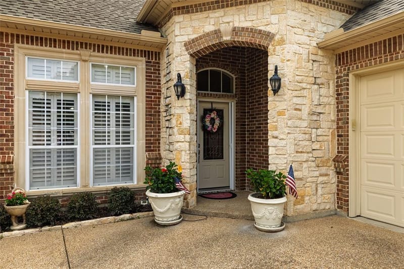 2011 Channing Park Drive, Arlington TX 76013 - Photo 4