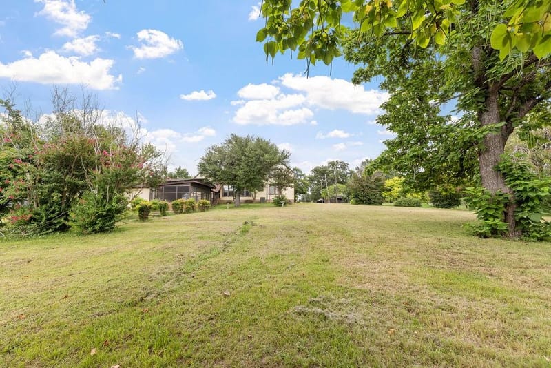 701 5th Street, Honey Grove TX 75446 - Photo 28
