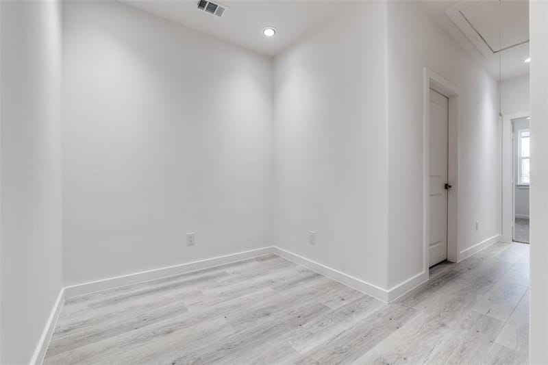 2414 Merlin Street, Dallas TX 75215 - Photo 10