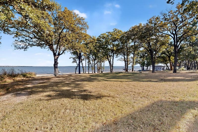 8839 Southern Shore Court, Kemp TX 75143 - Photo 32