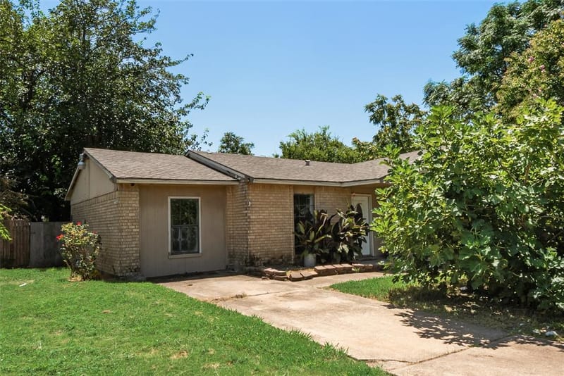 9502 Zelkova Circle, Dallas TX 75249 - Photo 17
