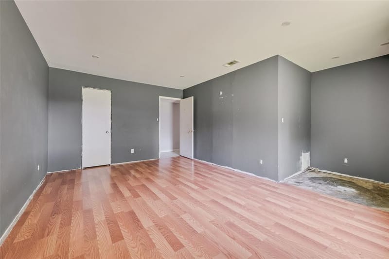 9502 Zelkova Circle, Dallas TX 75249 - Photo 11