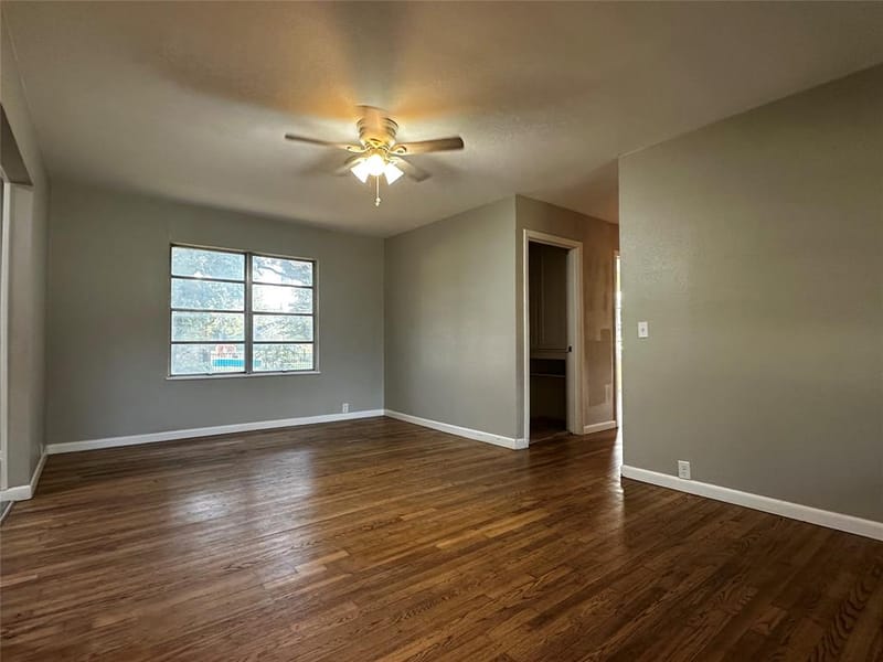 400 E Liberty Street, Pilot Point TX 76258 - Photo 10