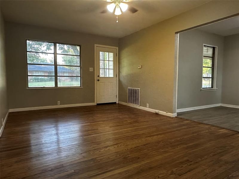 400 E Liberty Street, Pilot Point TX 76258 - Photo 8
