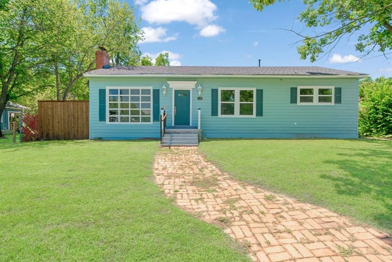 1100 Pine Bluff, Paris TX 75460