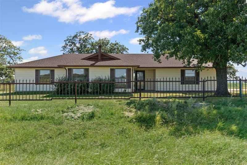 237 Hcr 1444, Blum TX 76627 - Photo 2