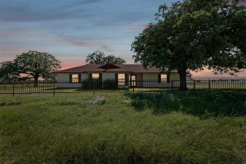 237 Hcr 1444, Blum TX 76627 - Photo 3