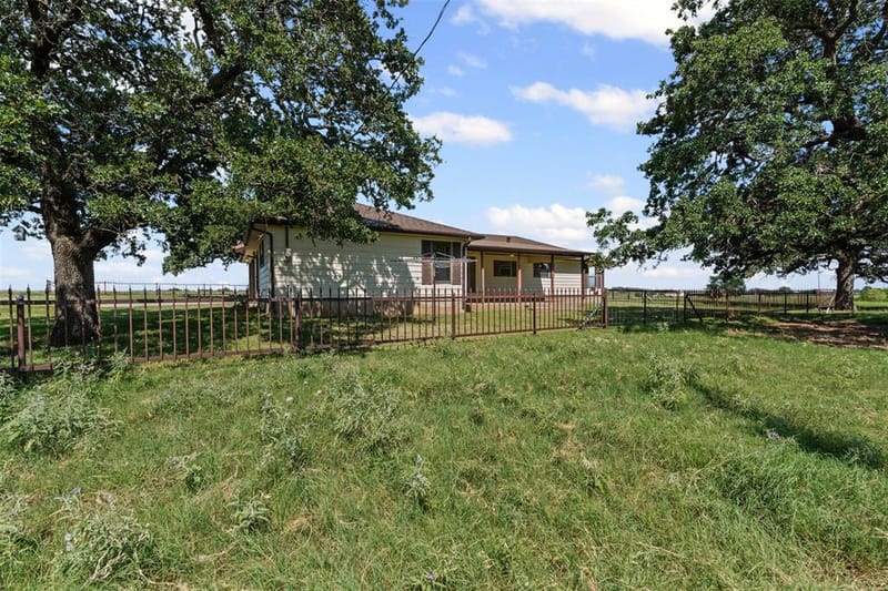 237 Hcr 1444, Blum TX 76627 - Photo 28
