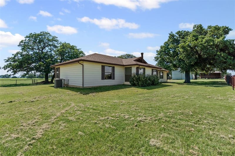 237 Hcr 1444, Blum TX 76627 - Photo 5