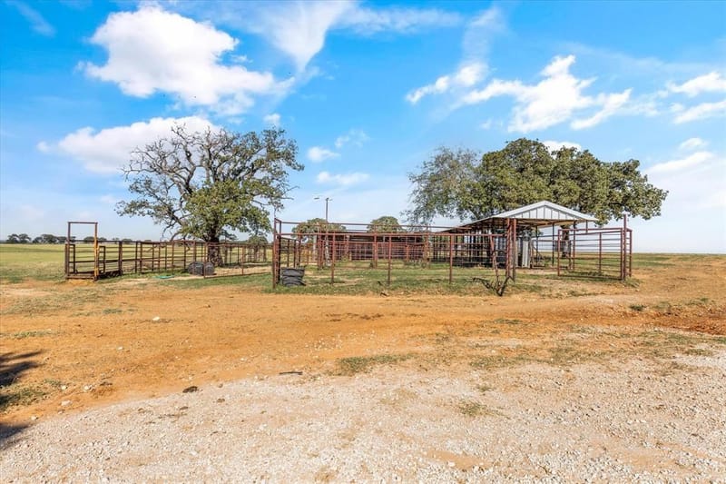 237 Hcr 1444, Blum TX 76627 - Photo 33