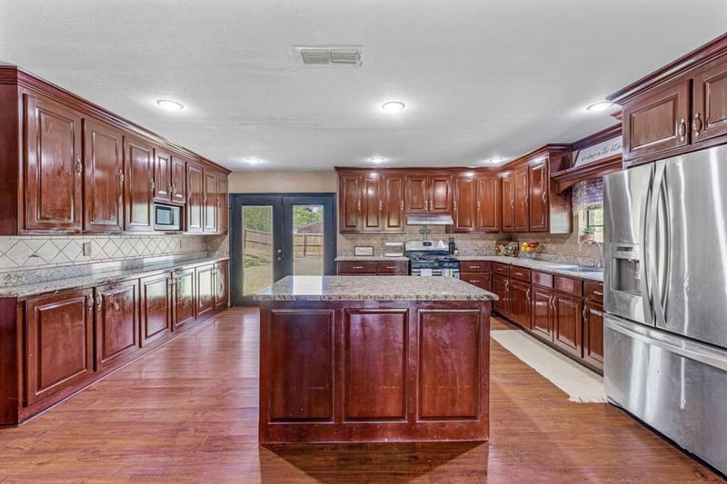 810 Alexander Road, Stephenville TX 76401 - Photo 2