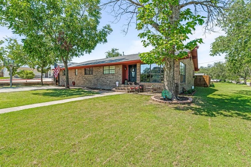 810 Alexander Road, Stephenville TX 76401