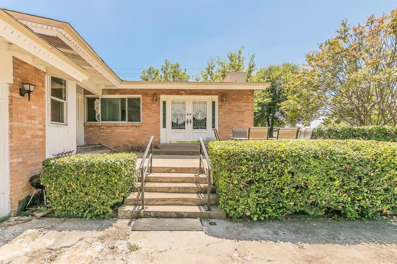 6207 Lyndon B Johnson Freeway, Dallas TX 75240 - Photo 3