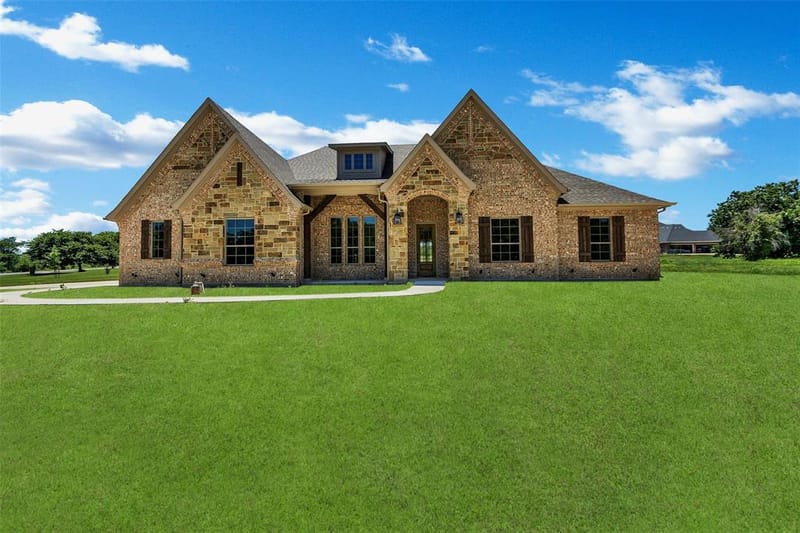 150 Top Flight Drive, Weatherford TX 76087