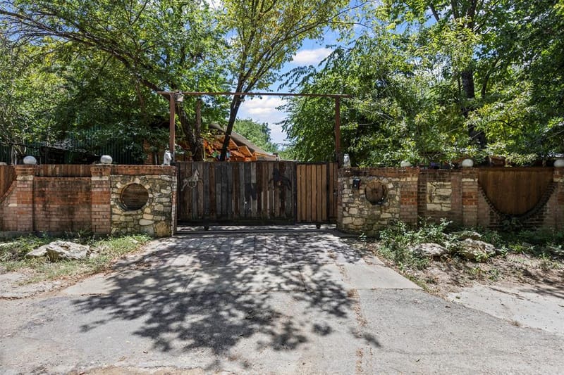 1152 Elva Warren Street, Fort Worth TX 76115 - Photo 2