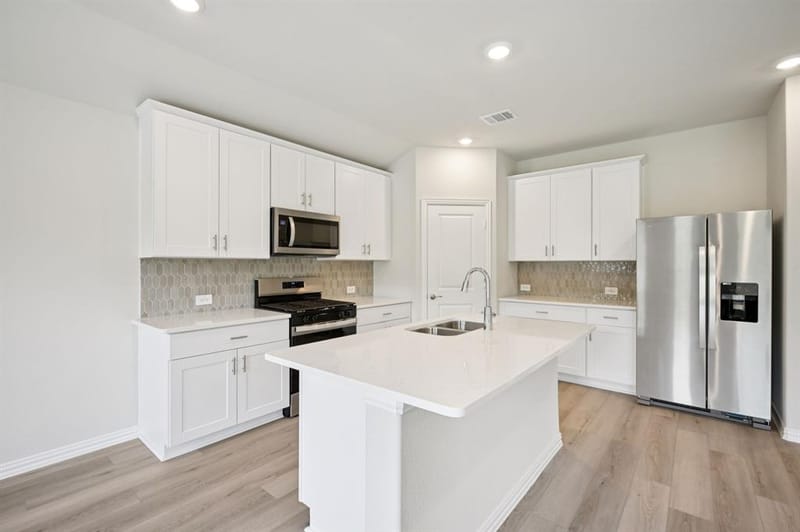 6621 Valley Lake Lane, Fort Worth TX 76036 - Photo 2