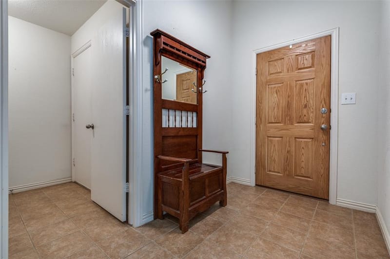304 Creekside Way, Waxahachie TX 75165 - Photo 2