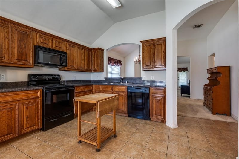 304 Creekside Way, Waxahachie TX 75165 - Photo 8