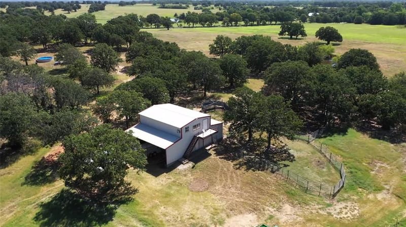 2642 Huddleston, Sunset TX 76270 - Photo 6