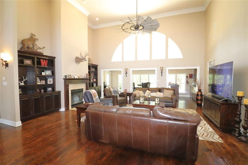 2642 Huddleston, Sunset TX 76270 - Photo 13