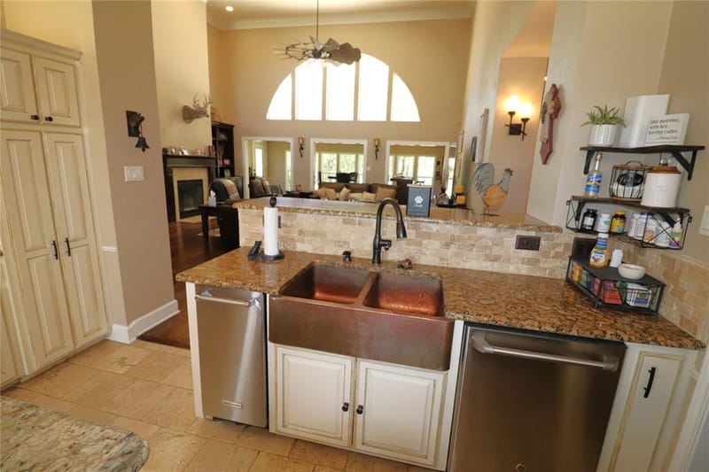 2642 Huddleston, Sunset TX 76270 - Photo 17