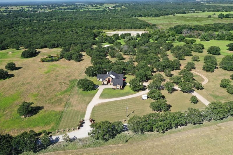 2642 Huddleston, Sunset TX 76270 - Photo 5