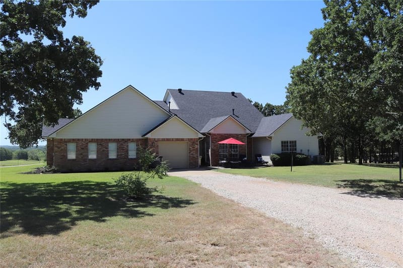 2642 Huddleston, Sunset TX 76270 - Photo 11
