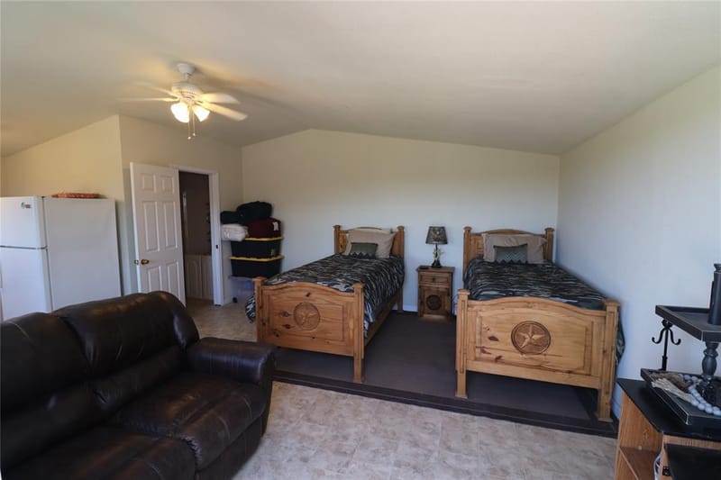 2642 Huddleston, Sunset TX 76270 - Photo 35