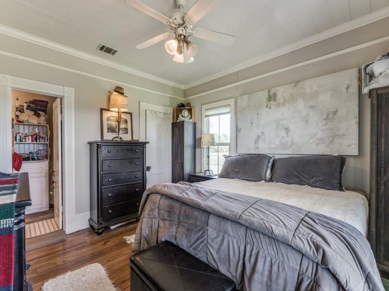 392 Mt Pleasant Road, Valley View TX 76272 - Photo 14
