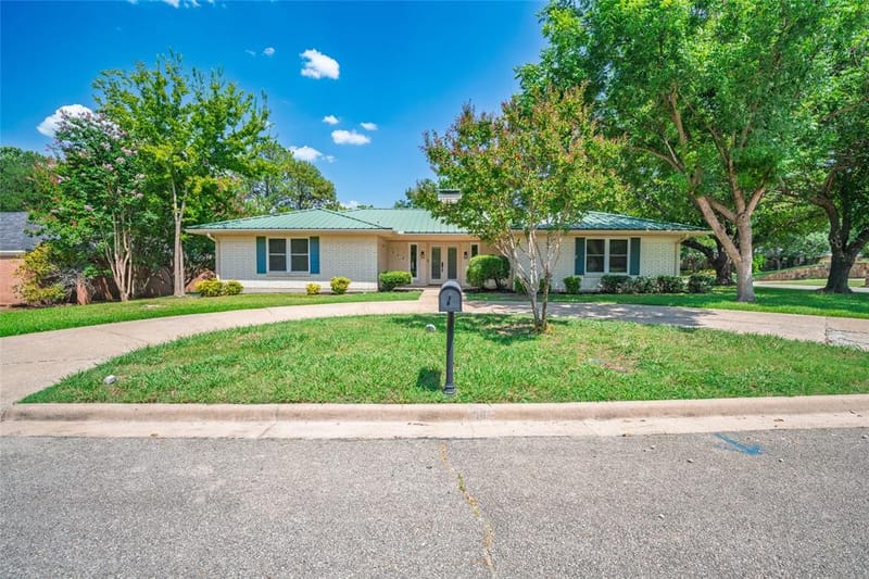 509 Ermine Drive, Greenville TX 75402 - Photo 2