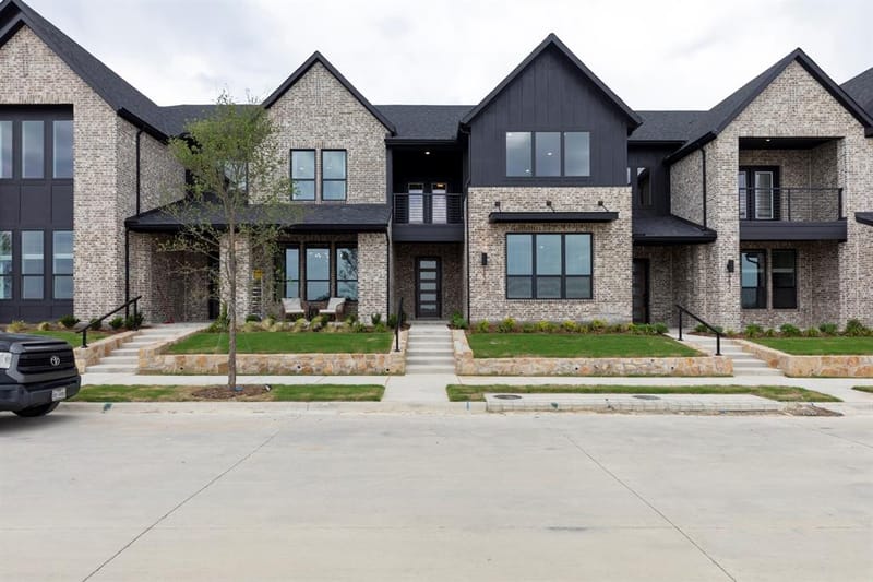 2836 Yampa Drive, McKinney TX 75071 - Photo 2