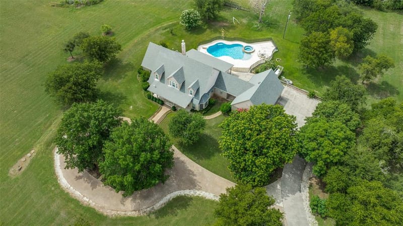 500 Navajo Court, Runaway Bay TX 76426 - Photo 7