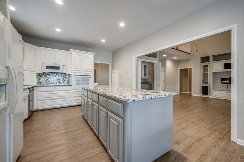 500 Navajo Court, Runaway Bay TX 76426 - Photo 10