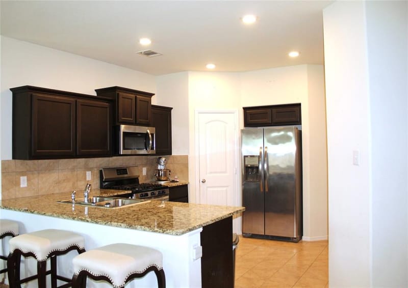 624 Yarborough Street, Crowley TX 76036 - Photo 4