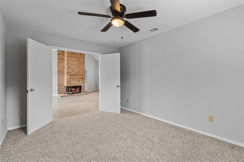202 E Schreiber Street, Garland TX 75040 - Photo 12