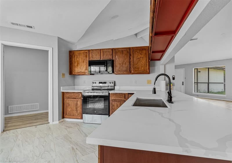 202 E Schreiber Street, Garland TX 75040 - Photo 7