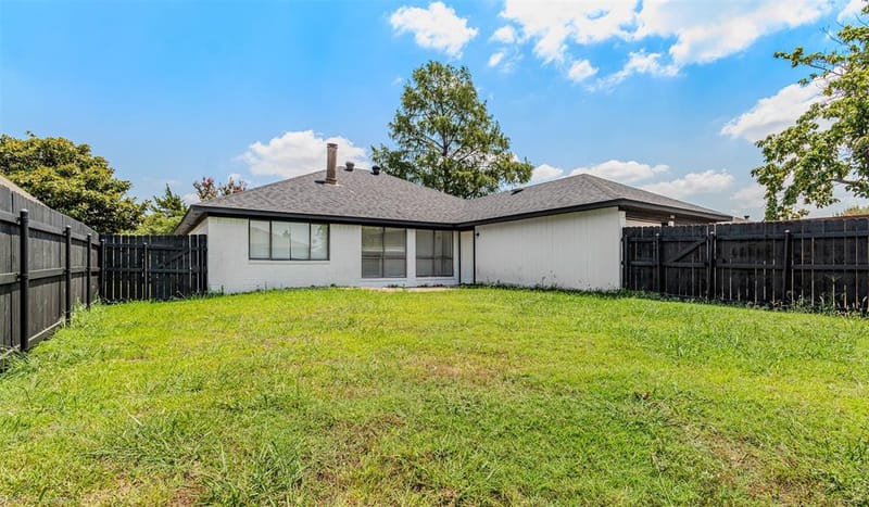 202 E Schreiber Street, Garland TX 75040 - Photo 14