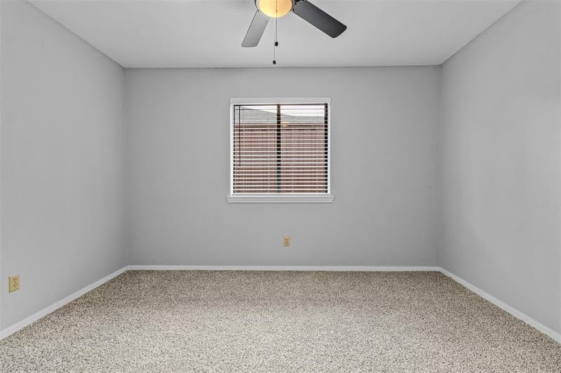 202 E Schreiber Street, Garland TX 75040 - Photo 11
