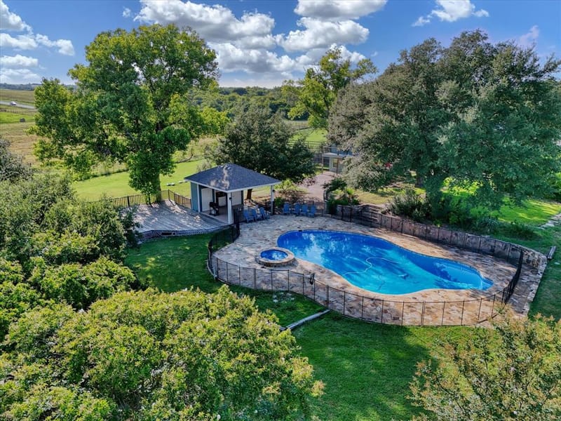 2275 W Moonlight Drive, Robinson TX 76706 - Photo 2
