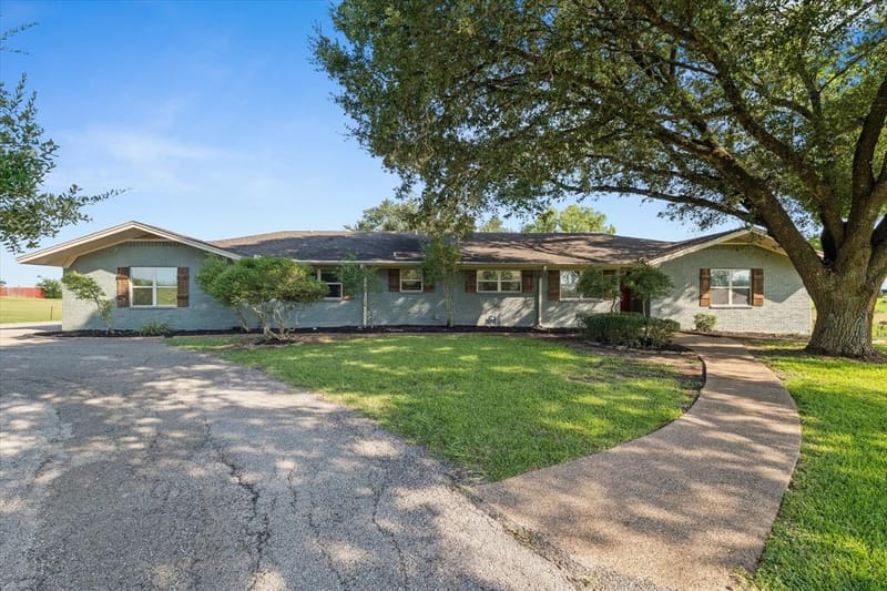 2275 W Moonlight Drive, Robinson TX 76706 - Photo 3
