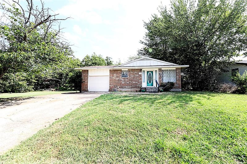 421 E Wilbarger Street, Bowie TX 76230