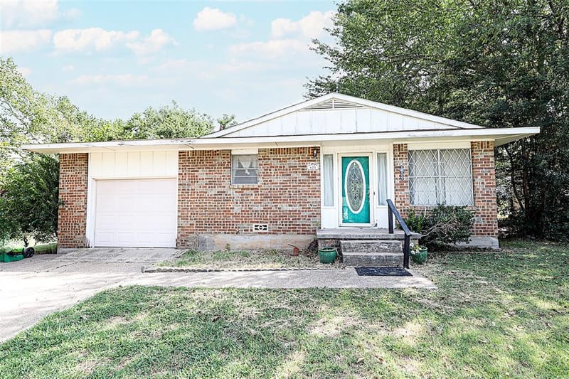 421 E Wilbarger Street, Bowie TX 76230 - Photo 5