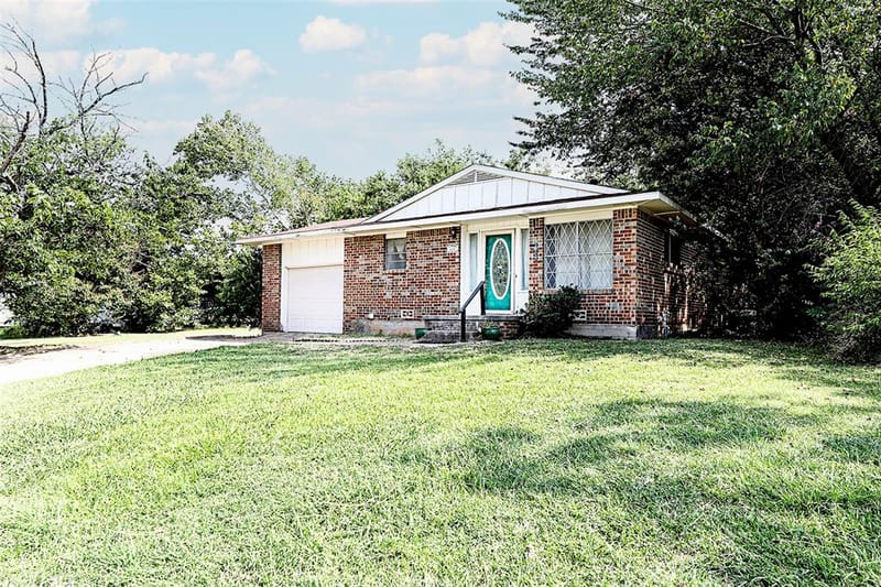 421 E Wilbarger Street, Bowie TX 76230 - Photo 4