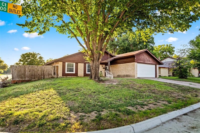 2837 Corrida Court, Grand Prairie TX 75052 - Photo 2