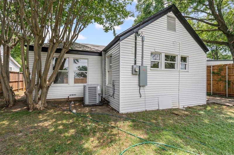 2327 Brookfield Avenue, Dallas TX 75235 - Photo 27