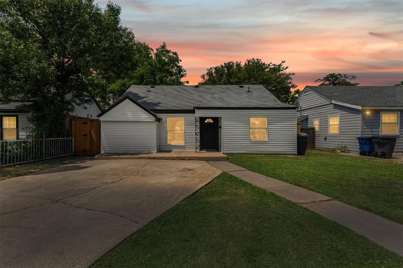 2327 Brookfield Avenue, Dallas TX 75235 - Photo 2