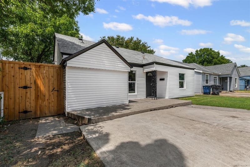 2327 Brookfield Avenue, Dallas TX 75235 - Photo 3