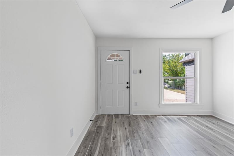 2327 Brookfield Avenue, Dallas TX 75235 - Photo 5