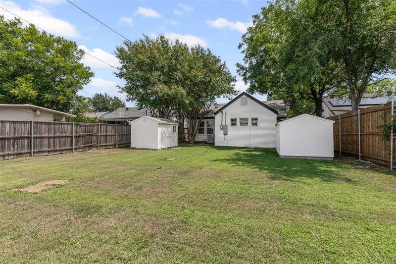2327 Brookfield Avenue, Dallas TX 75235 - Photo 29